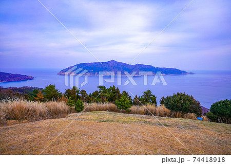 おしか御番所公園(宮城県石巻市鮎川浜黒崎)から望む金華山 おしか御番所公園(宮城県石巻市鮎川浜黒崎)から望む金華山 74418918