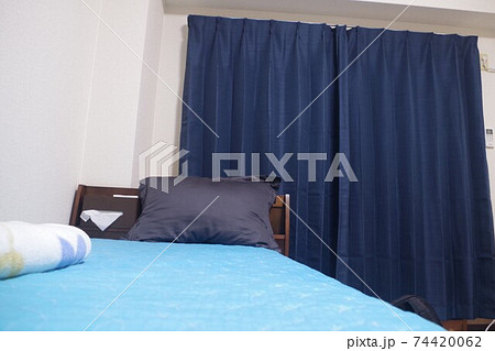 青色系のインテリア 代男性一人暮らし の写真素材