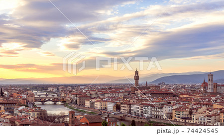 Panoramic view of the historic center of Florence and Palazzo Vecchio, Florence Cathedra Panoramic view of the historic center of Florence and Palazzo Vecchio, Florence Cathedra 74424545