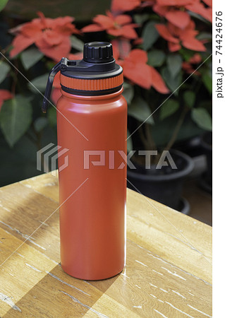 Thermos bottle for hot and cold drink 74424676