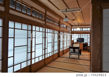 萩の迎賓館「常茂恵旅館」貴賓室「花王」広縁 74429923