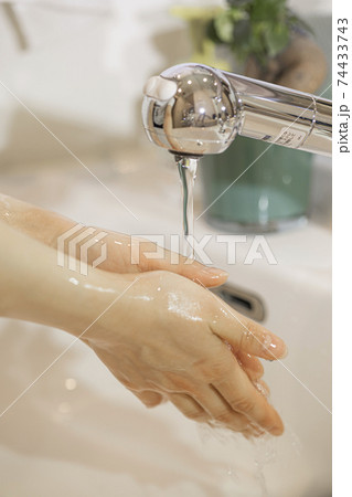 手洗いパーツ素材　女性手洗い　水洗い　コロナ・感染症対策　風邪予防5 74433743