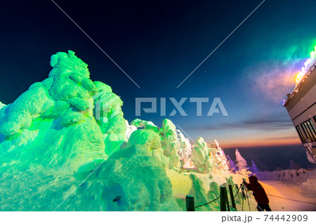 蔵王の樹氷 74442909