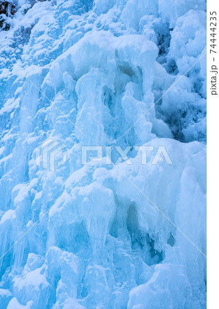 《長野県》氷爆・凍結の善五郎の滝 《長野県》氷爆・凍結の善五郎の滝 74444235
