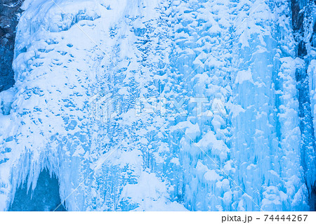 《長野県》氷爆・凍結の善五郎の滝 《長野県》氷爆・凍結の善五郎の滝 74444267