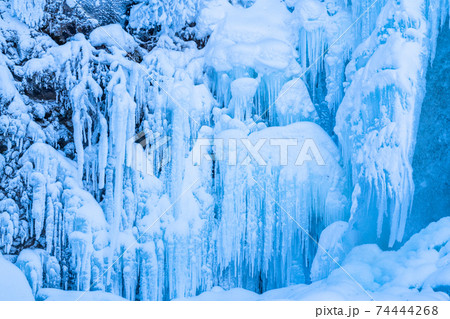 《長野県》氷爆・凍結の善五郎の滝 《長野県》氷爆・凍結の善五郎の滝 74444268