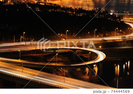 川 河 夜景 74444569