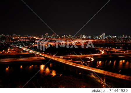 都市 都会 川 74444929