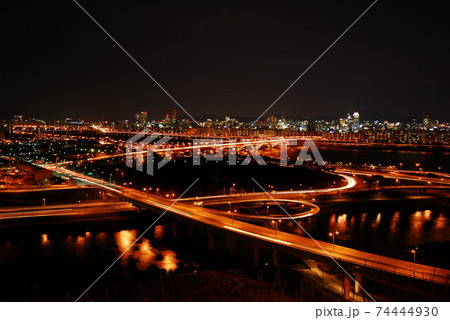 都市 都会 川 74444930