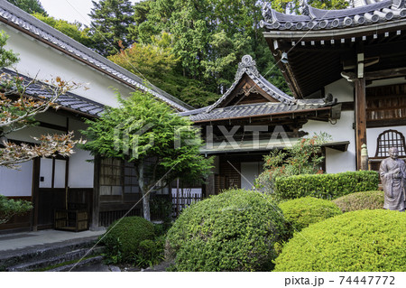 九品寺　境内　奈良県御所市 74447772