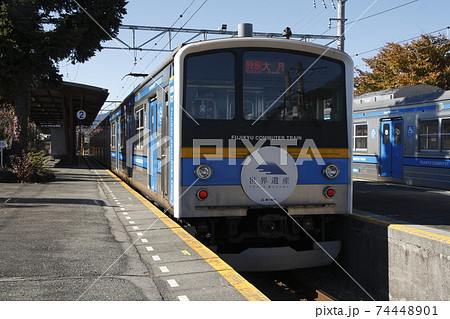 ［FJ］富士急行線6000系電車（特急ふじやま：大月⇔河口湖） 74448901