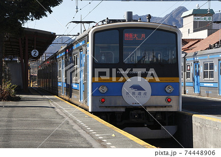 ［FJ］富士急行線6000系電車（特急ふじやま：大月⇔河口湖） 74448906