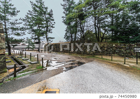 冬の松江城の脇虎口ノ門跡の風景 冬の松江城の脇虎口ノ門跡の風景 74450980