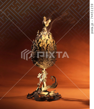 宝物 金の 香炉 74451159