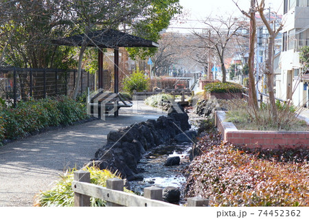 庄内用水沿いに整備された散策路 74452362