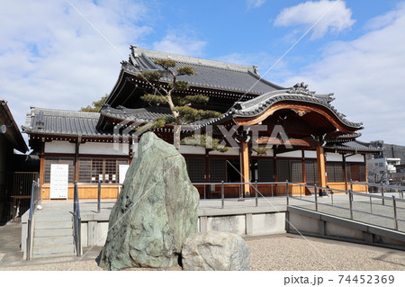 円空仏で有名な荒子観音寺の本堂 74452369
