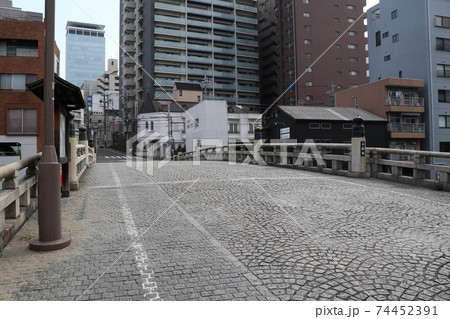 円頓寺商店街の東端、堀川に架かる五條橋 74452391