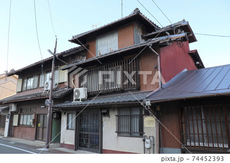 美濃路沿いに唯一残る木造3階建て家屋 美濃路沿いに唯一残る木造3階建て家屋 74452393