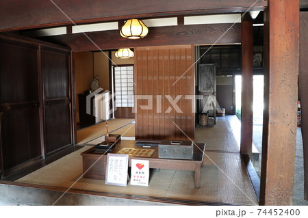 美濃路沿いに佇む西枇杷島問屋記念館 74452400