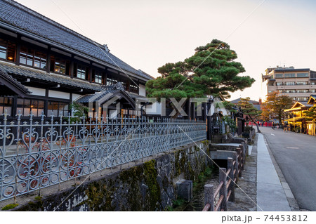 高山市内　(10月　晴れ　夕方) 74453812