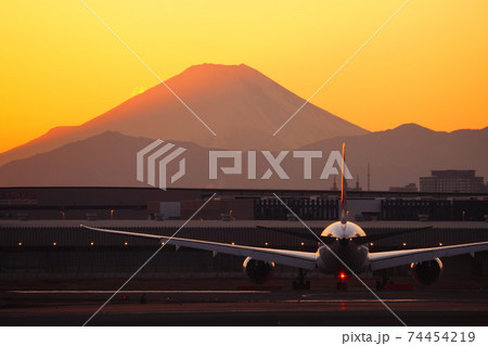 富士山とドリームライナー 74454219