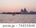 ベネチアの夕日 74455646