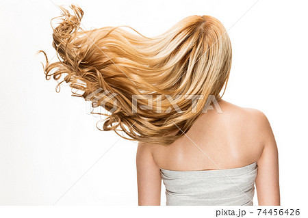 躍動感ある髪の写真素材