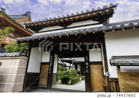 西方院　山門　大阪府南河内郡太子町 74457603