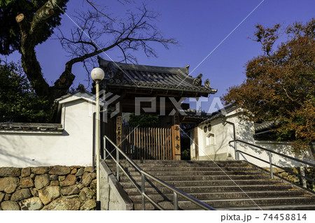 石光寺 山門 奈良県葛城市の写真素材