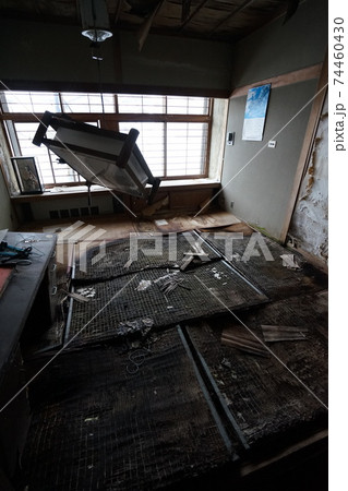 廃墟　富山県　中川眼科　廃墟　富山県　中川眼科　廃病院　廃醫院　廃医院廃病院　廃醫院　廃医院 74460430