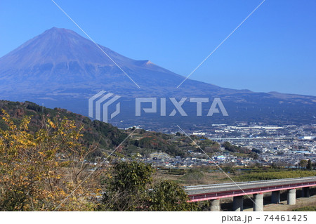 富士山と東名高速道路 富士山と東名高速道路 74461425