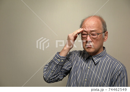 中高年頭痛2 74462549