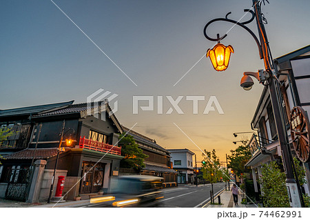 福島県会津若松市 歴史的ロマンを感じる七日町通り 夕暮れ 福島県会津若松市 歴史的ロマンを感じる七日町通り 夕暮れ 74462991