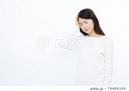 30代女性 頭痛 74464144