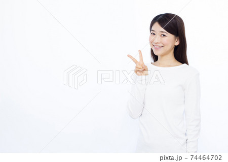 ピース Vサイン の画像素材 ピクスタ