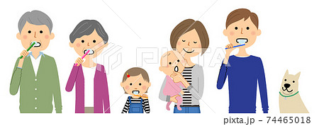 歯を磨く家族 74465018