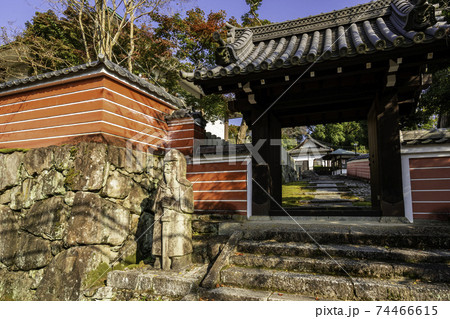 當麻寺　奥院　山門　奈良県葛城市 74466615