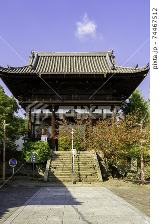 當麻寺　仁王門　奈良県葛城市 74467512