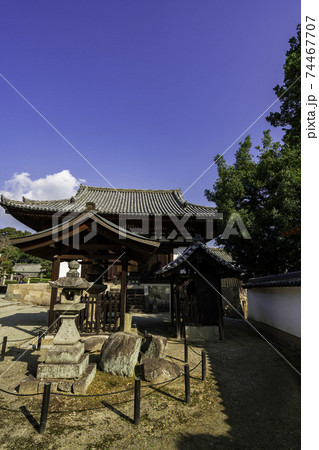 當麻寺 石灯籠 奈良県葛城市 當麻寺 石灯籠 奈良県葛城市 74467707