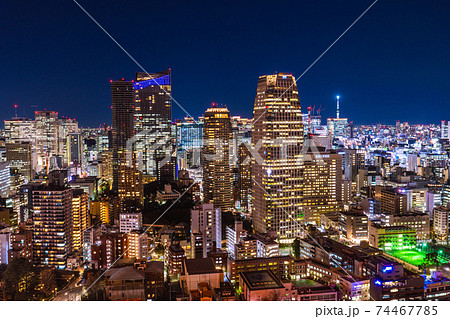日本の東京都市景観 虎ノ門ヒルズや虎ノ門などのオフィスビル群などを望む 日本の東京都市景観 虎ノ門ヒルズや虎ノ門などのオフィスビル群などを望む 74467785