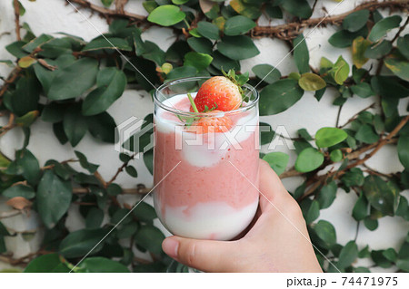 strawberry yogurt smoothie, berry smoothie strawberry yogurt smoothie, berry smoothie 74471975