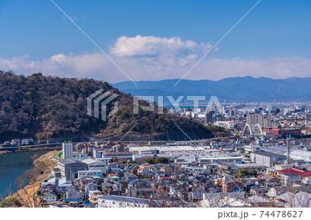 （静岡県）本城山公園から望む、清水町の街並と富士山 74478627