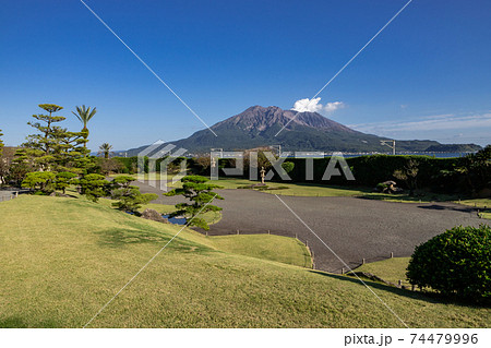 名勝仙巌園からみた桜島の風景　鹿児島県鹿児島市 74479996
