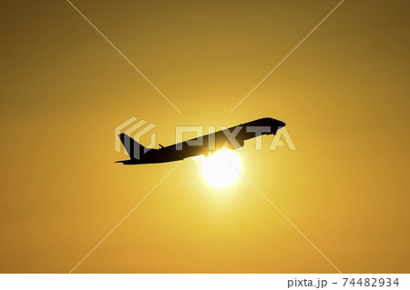 太陽と飛行機 74482934
