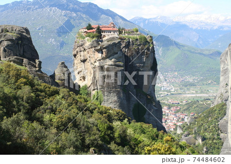 メテオラの修道院 世界遺産 ギリシャ メテオラの修道院 世界遺産 ギリシャ 74484602