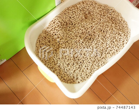 ねこ用のトイレとサンド ねこ用のトイレとサンド 74487143