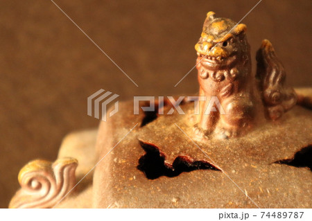 備前焼の香炉 74489787