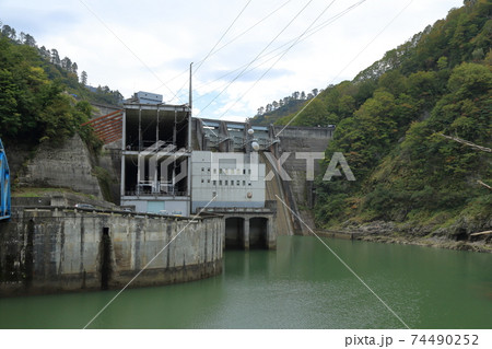 福島県の大鳥ダム 74490252
