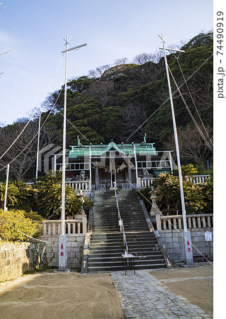 湘南三浦半島の神奈川県横須賀市浦賀叶神社の冬 74490919