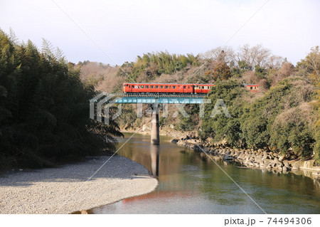 橋を渡る鉄道 橋を渡る鉄道 74494306